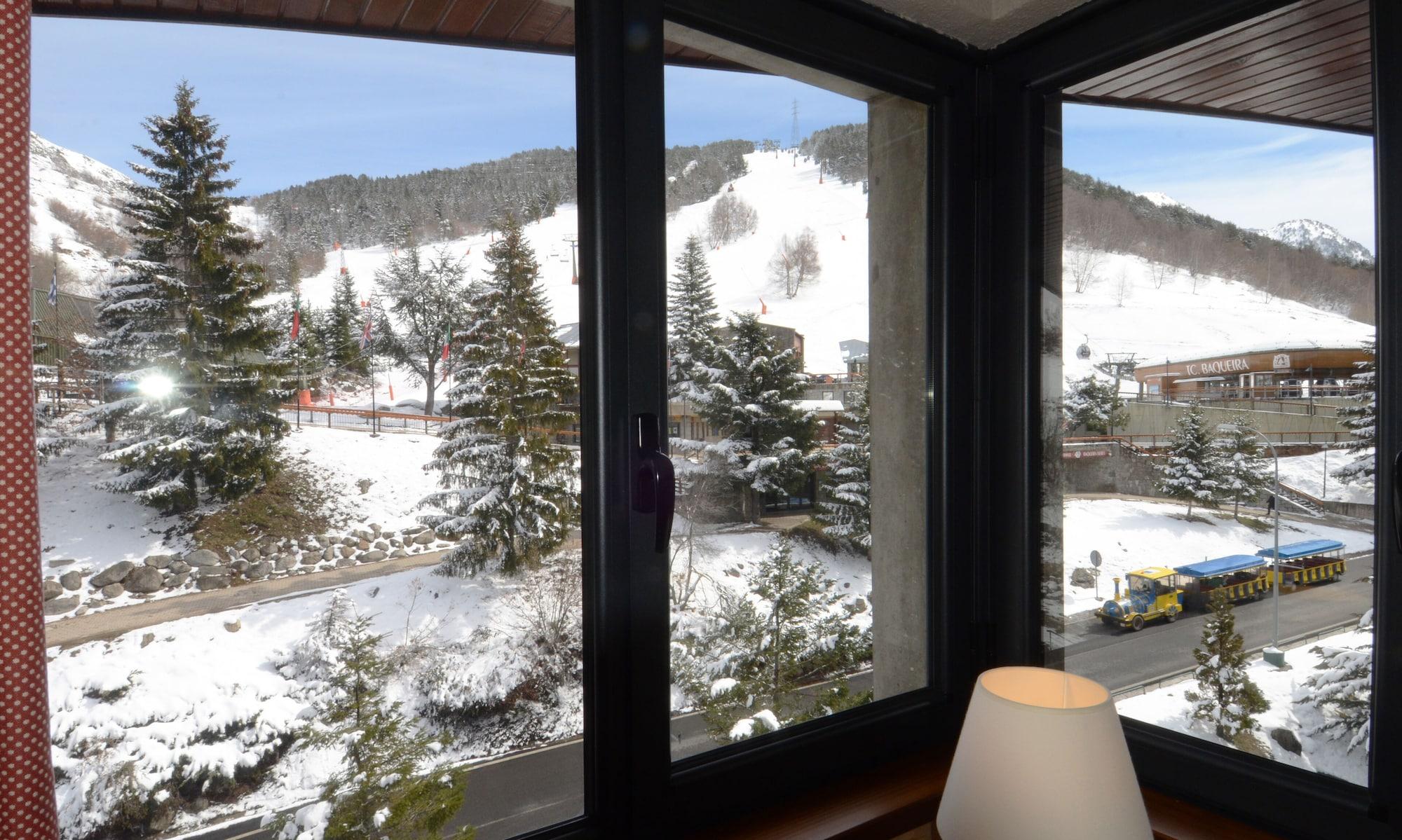 Tuc Blanc Hotel Baqueira Beret Ngoại thất bức ảnh