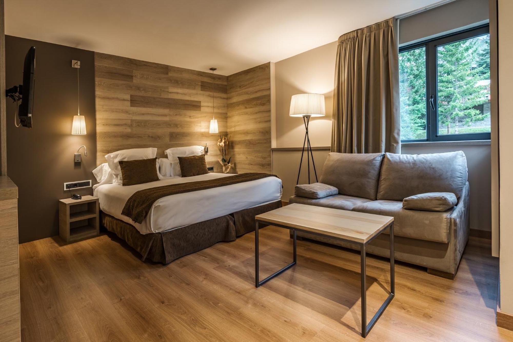Tuc Blanc Hotel Baqueira Beret Ngoại thất bức ảnh