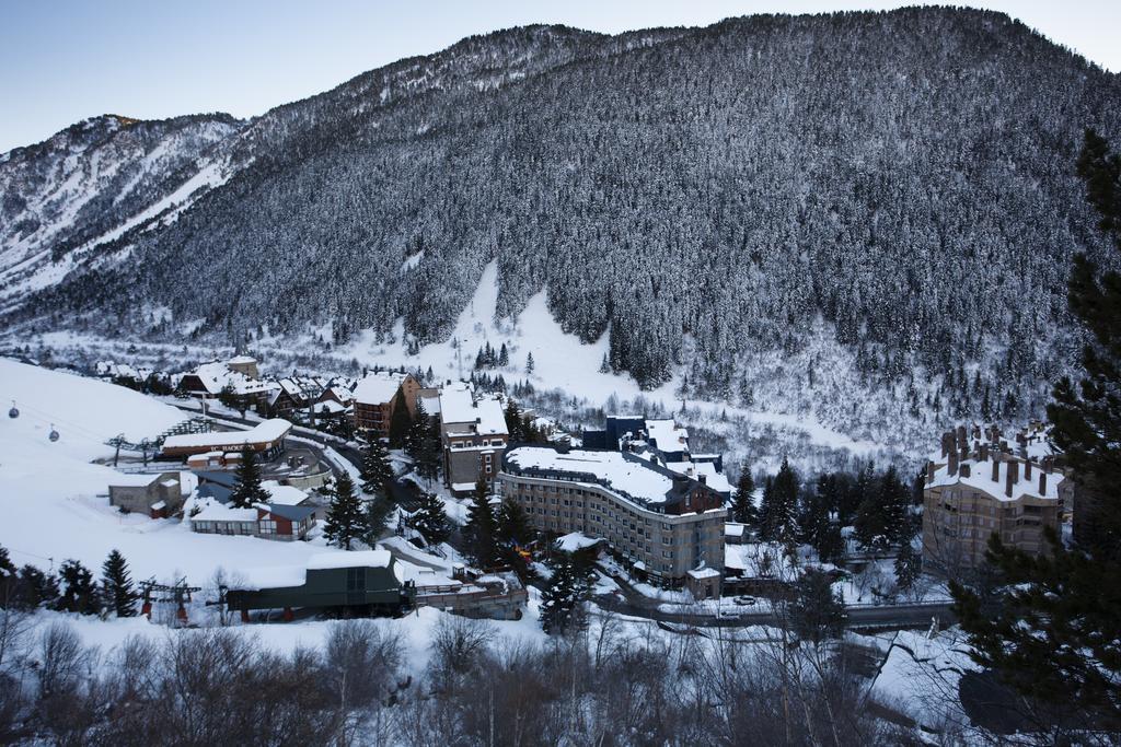 Tuc Blanc Hotel Baqueira Beret Ngoại thất bức ảnh